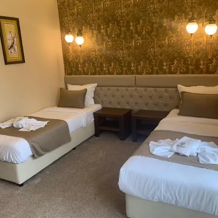 Sahara Hotel *