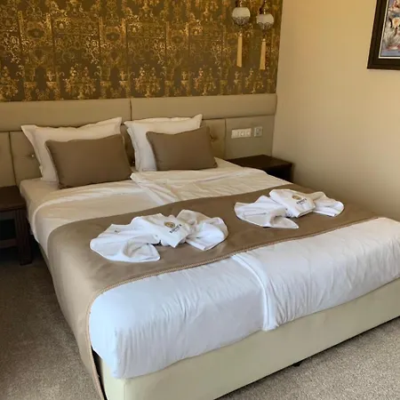 Sahara Hotel *